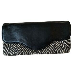 Thirty One Women's Wallet Black White Chevron Striped Tri Fold with Coin Pouch